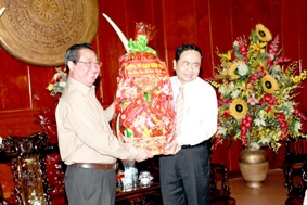 Đại diện Ủy ban Dân tộc và các chức sắc tôn giáo đến thăm, chúc Tết TP Cần Thơ