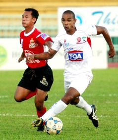 Trận cầu tâm điểm trên sân Pleiku