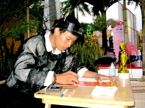 Những "ông đồ" sinh viên