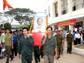 Đón Bác về nhà vui Tết
