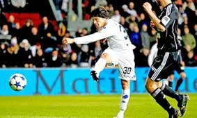 "Chàng tí hon" sẽ lấn lướt "gã khổng lồ" ?