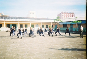 Dễ vào, nhanh ra !
