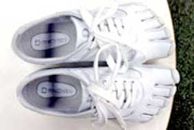 Giày thể thao 
“năm ngón”