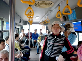 Tạm thời chưa nâng giá cước xe buýt