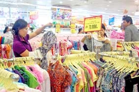 "Săn" hàng giá rẻ