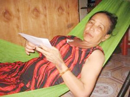 Trao tiền từ thiện