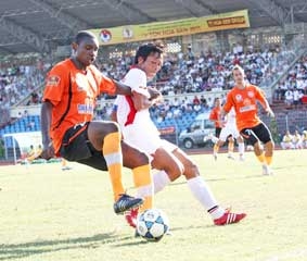 Cổ động viên Cần Thơ: <br>
Cầu thủ thứ 12