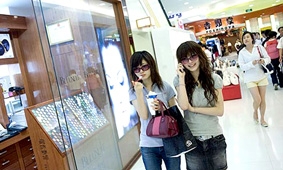 Bán hàng giảm giá theo nhóm "nở rộ" tại Trung Quốc