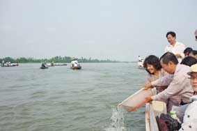 Thả 255.000 

con cá, tôm 

về tự nhiên