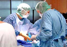 Phẫu thuật tim cho cụ ông 100 tuổi