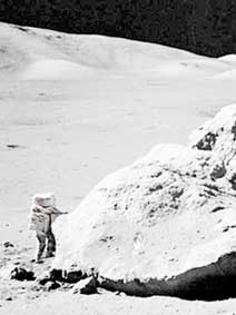 Tìm kim loại quý trên Mặt trăng