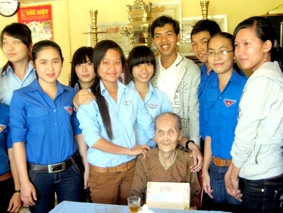 Chung một tấm lòng