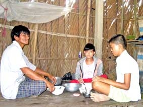 3 cha con bị bệnh tâm thần...