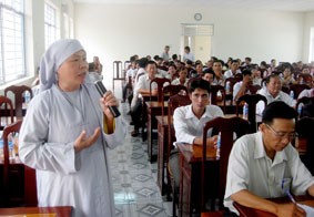 Vấn đề y tế, giáo dục, chế độ chính sách đối với cán bộ cơ sở được cử tri
đặc biệt quan tâm