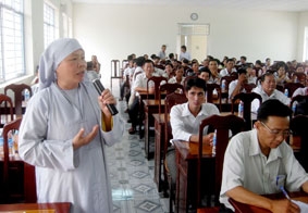 Vấn đề y tế, giáo dục, chế độ chính sách đối với cán bộ cơ sở  được cử tri
đặc biệt quan tâm