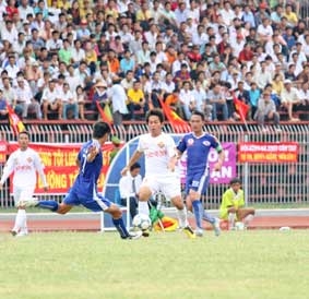 CLB XSKT Cần Thơ lội ngược dòng hòa Than Quảng Ninh 2-2