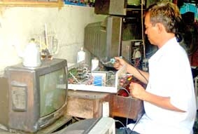 Thăng trầm dịch vụ sửa chữa hàng điện tử