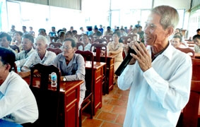 Cử tri kiến nghị cần thực hiện đồng bộ nhiều giải pháp giảm thiểu hộ nghèo,
đảm bảo an sinh xã hội