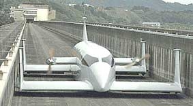 Máy bay, xe lửa hay cả hai?