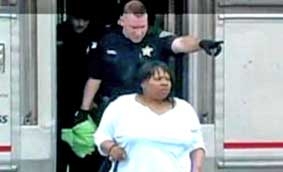 Bị bắt vì “nấu cháo điện thoại” trên xe lửa