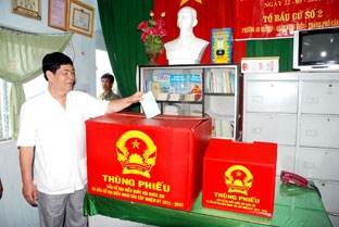 Cử tri cả nước nô nức đi bầu cử Đại biểu Quốc hội và HĐND các cấp