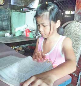 Cô học trò nghèo học giỏi, hát hay