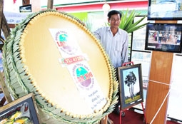 An Giang: Trưng bày tán đường thốt nốt nặng 472kg