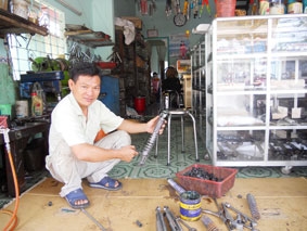 Làm giàu từ hai bàn tay trắng
