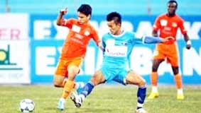 "Nhà nghèo" đụng độ "nhà giàu"