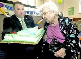 Xài một tài khoản 
gần 100 năm