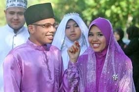 Malaysia mở “câu lạc bộ 
vợ ngoan”