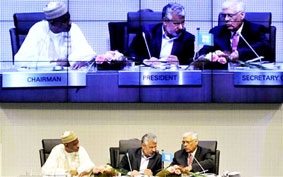 OPEC bất hòa, giá dầu tăng vọt