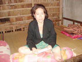 Trao tiền từ thiện