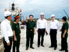 Đại tướng Phùng Quang Thanh thăm và làm việc với Thành ủy Cần Thơ, Ban Chỉ đạo Tây Nam bộ và cảng Cái Cui