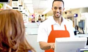 Nhân viên siêu thị làm 
“điệp viên sức khỏe”