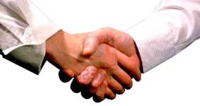 Hàng xóm cùng 
ký hòa ước