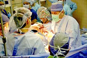 Sinh 6 con trong 3 phút