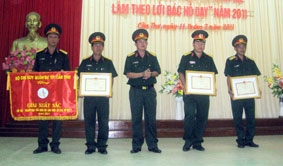 Họp mặt kỷ niệm 61 năm Ngày truyền thống Ngành Hậu cần Quân đội
