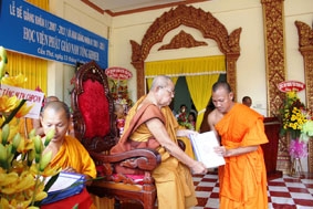 60 Tăng sinh tốt nghiệp 
Cử nhân Phật học