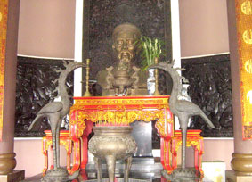 "Con đường di tích"