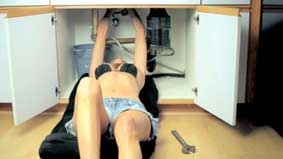 Dùng đến “mỹ nhân kế”