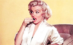 Mặc đồ lụa tốt cho phụ nữ