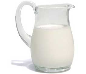 Không nên cho trẻ nhỏ uống sữa bò ?