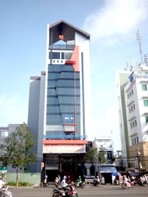 Vẫn còn vắng khách...