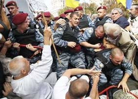 Ukraina: 
Nguy cơ bất ổn từ vụ 
xử bà Tymoshenko