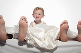 Trẻ ngủ chung với cha mẹ 
vẫn phát triển tốt