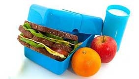 Nguy cơ tiềm ẩn từ 
thức ăn mang theo