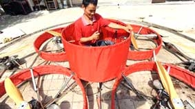 Đĩa bay tự chế 
của nông dân