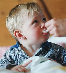 Lạm dụng thuốc kháng sinh sẽ khiến trẻ dễ bị bệnh