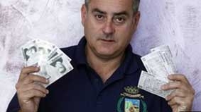 Thị trấn tự in tiền